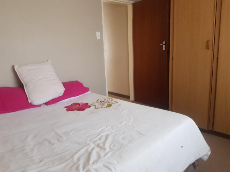 2 Bedroom Property for Sale in Kannoniers Park North West